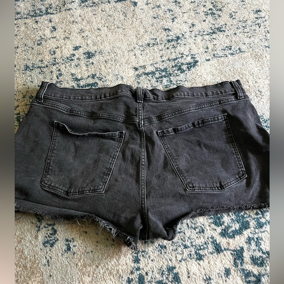 Old navy grey Mid rise Boyfriend jean shorts - Picture 6 of 6